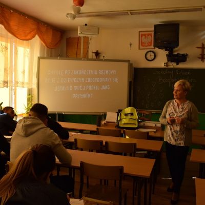 Szkolny Dzień Bezpieczeństwa Cyfrowego w II Społecznym Liceum Ogólnokształcącym w Ostrołęce